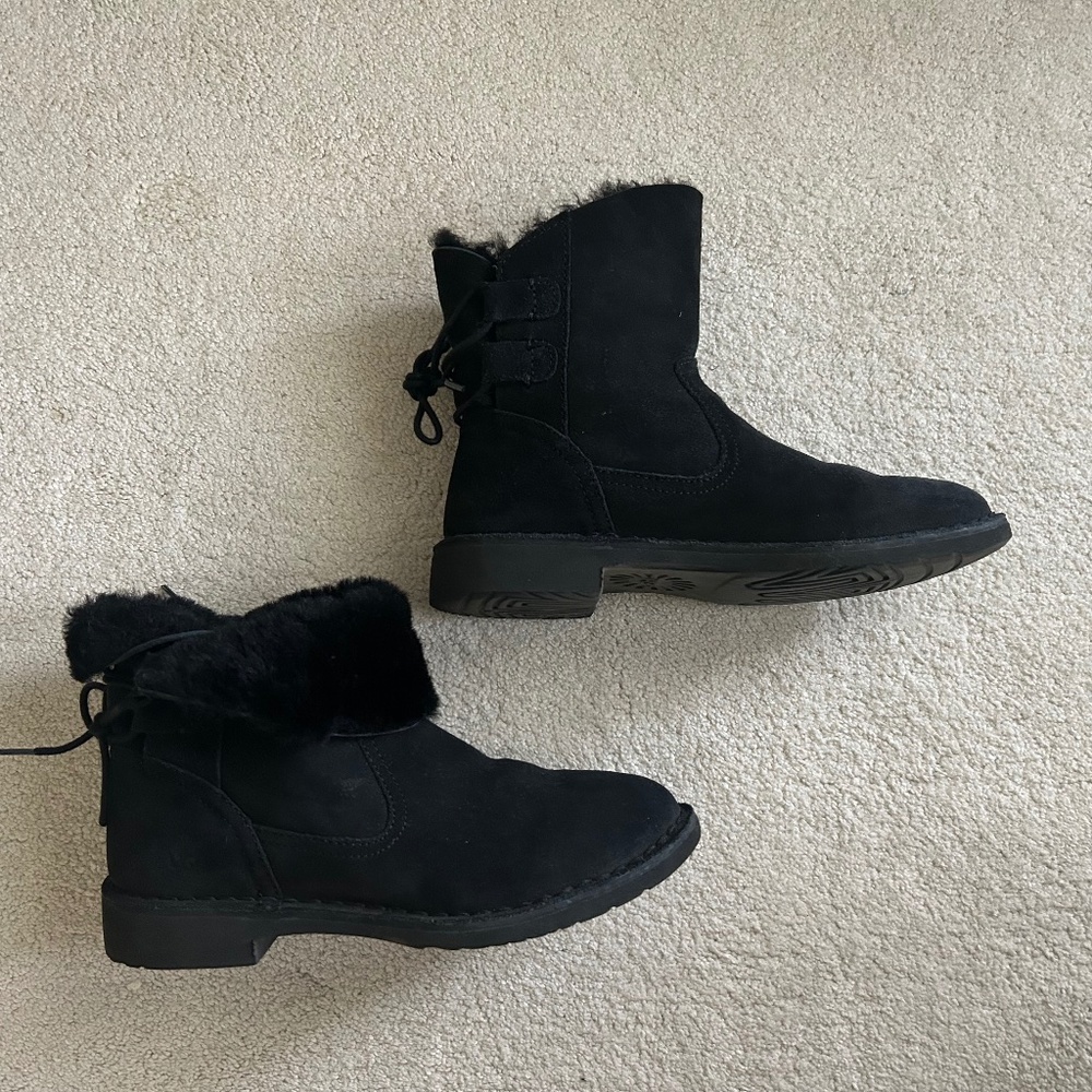 Ugg size 6 black Naiyah boots